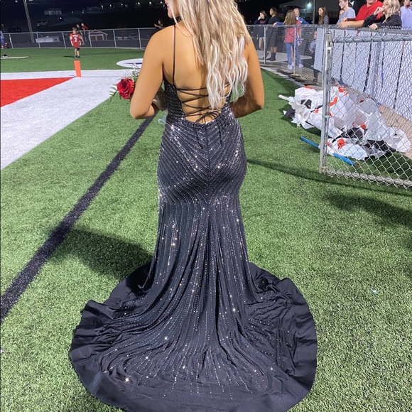 2 Sheri Hill dresses 500.00 a peice an the short one is 50.00 all size 4/6 - Picture 4 of 9